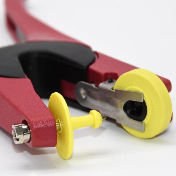 TPU Passive LF HDX Animal RFID Animal Ear Tag 134.2KHz With Buttons ISO11784/5