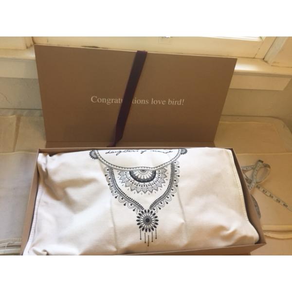 Craft Paper Printed Folding Gift Boxes Custom Logo Wedding Dress Packaging