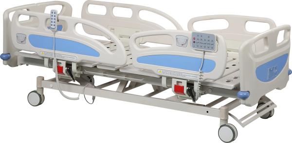 Adjustable Electric Remote Hospital Bed 4 Double Side Silcent Wheels For ICU