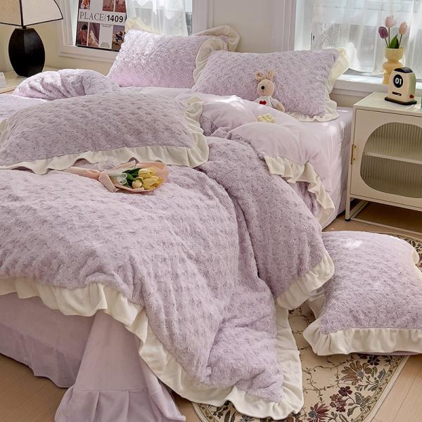 2023 Hot Lace Rose Rabbit Plush Four-Piece Set Comforter Set with Solid Pattern Type