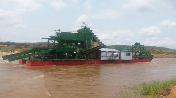 Bucket Chain Type River Sand Dredger Q235B Steel Plate With Underwater 4 Angle Wheel