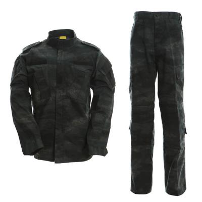 A ACU denomina o agente de segurança tático militar Uniform de Ripstop do desgaste