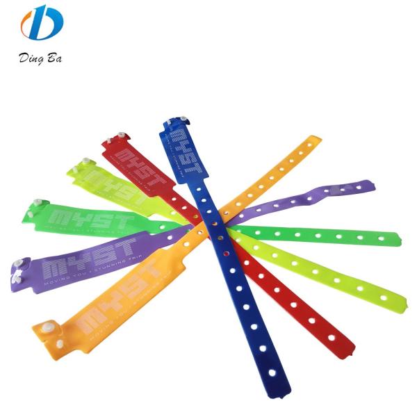 Design PVC Plastic Bracelet for Anniversary Occasion Eco-friendly Reflective Wrist Band