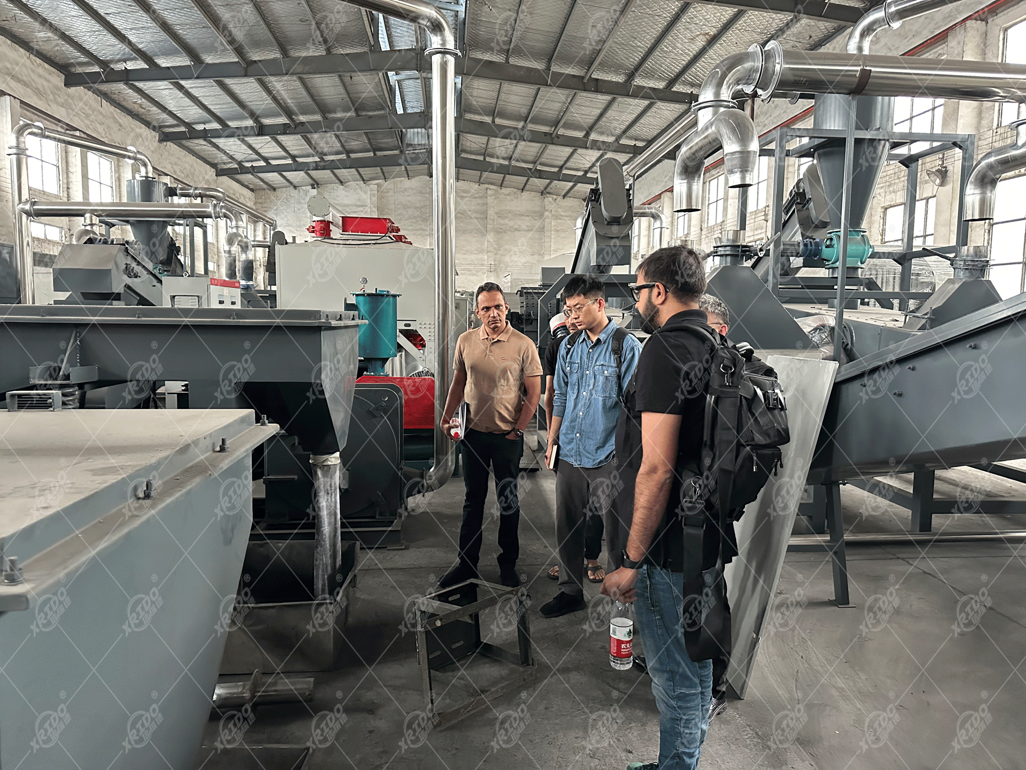 Environment-friendly Heavy Duty Fabric Shredder Machine with Customized Color and 300-22000 Kg/hour Capacity