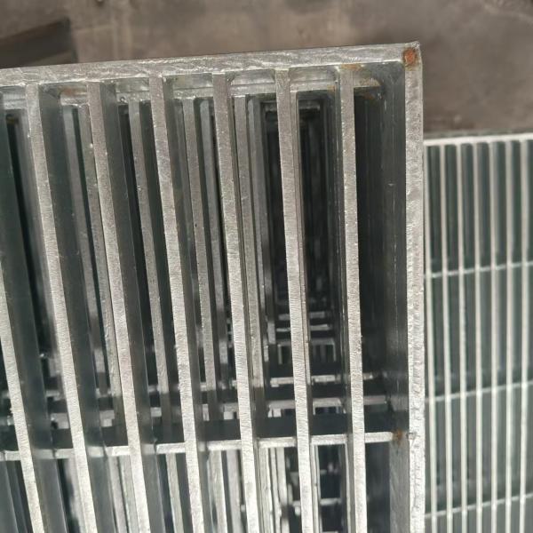 Rust Proof Steel Serrated Bar Grating For Variety Environments