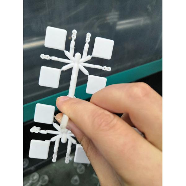 小さい管のプラスチック射出成形機械8+8キャビティ10-15漫画/分