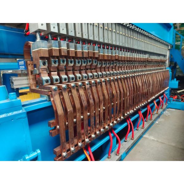Capacity 60 Pcs Mesh Size 50*200mm Servo Motor 3.5kw Fence Mesh Welding Machine