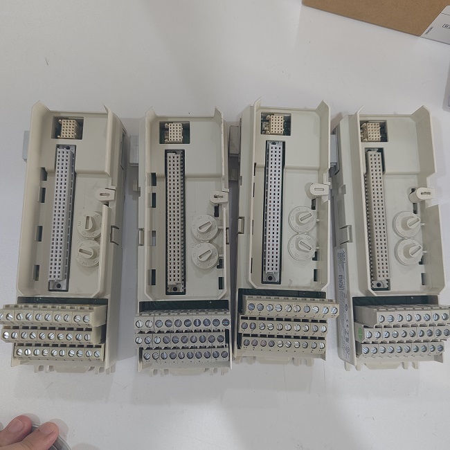 3BSE013230R1 TU810V1 ABB Compact Module Termination Unit