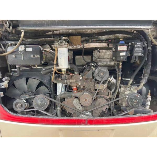 Autobús viejo 35 asientos Yutong ZK6808 portaequipaje Transmisión manual con aire acondicionado