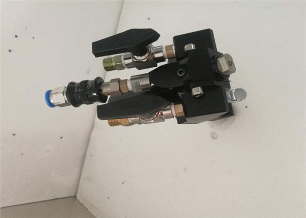 High Pressure Polyurea Spray Gun 1.3mm Nozzle Size For Waterproof Construction