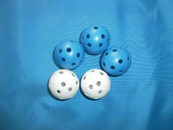 hollow practice golf ball ， hole hole plastic golf ball ， golf ball , golf balls ,  golf practice ball