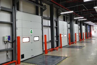 Portas aéreas seccionais industriais exteriores de rolos de alta velocidade