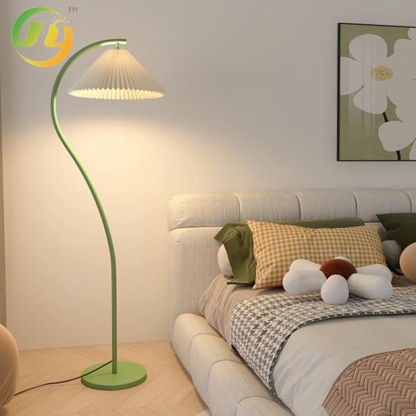 Sala de estar Lâmpada de leitura Lâmpada de chão Interior moderno Norte da Europa Simplicidade Caráter Nova série Sofá de luxo Quarto