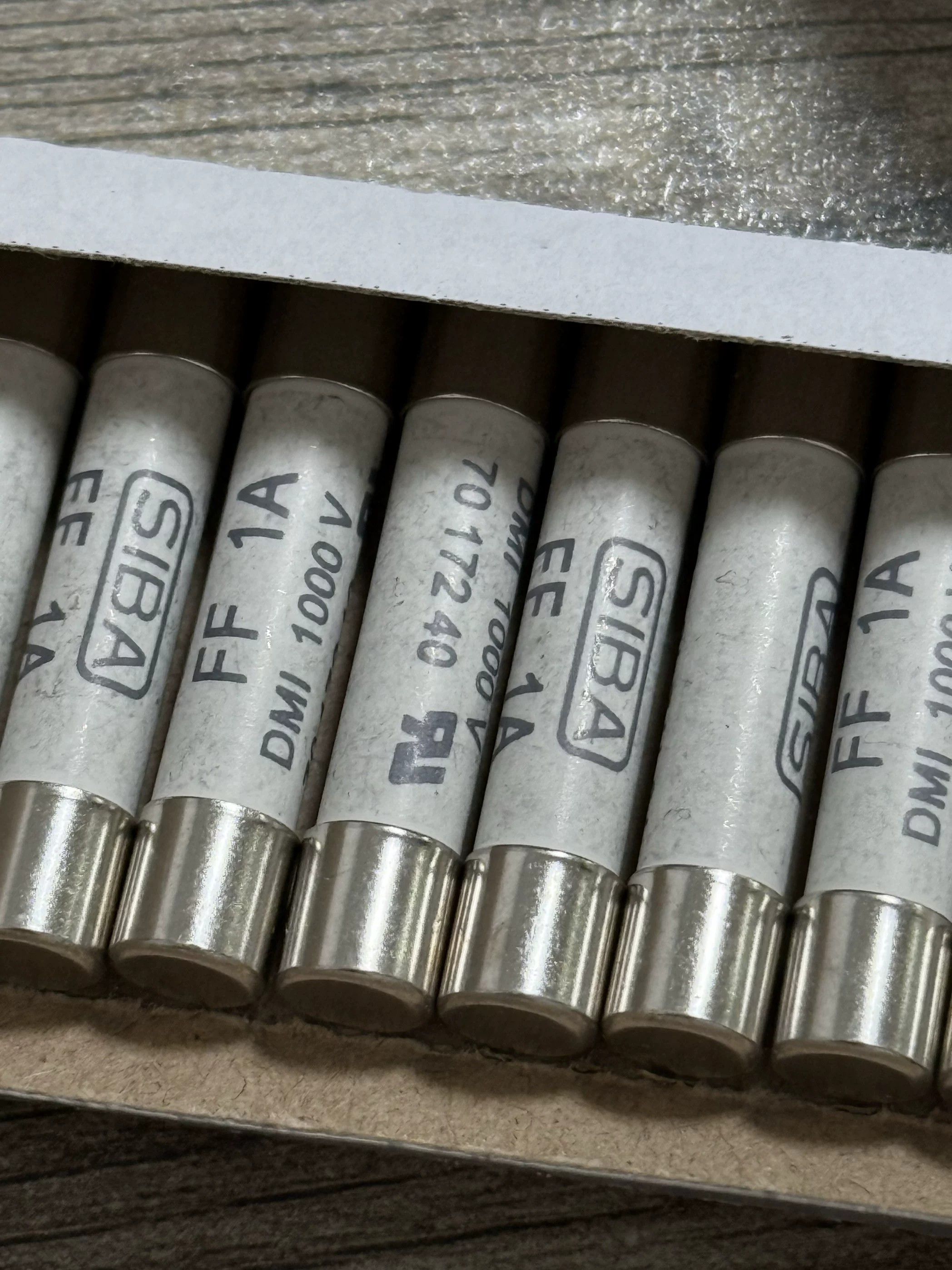 FF1000mA / 1000V  FF1A / 1000V SIBA DMI FUSE