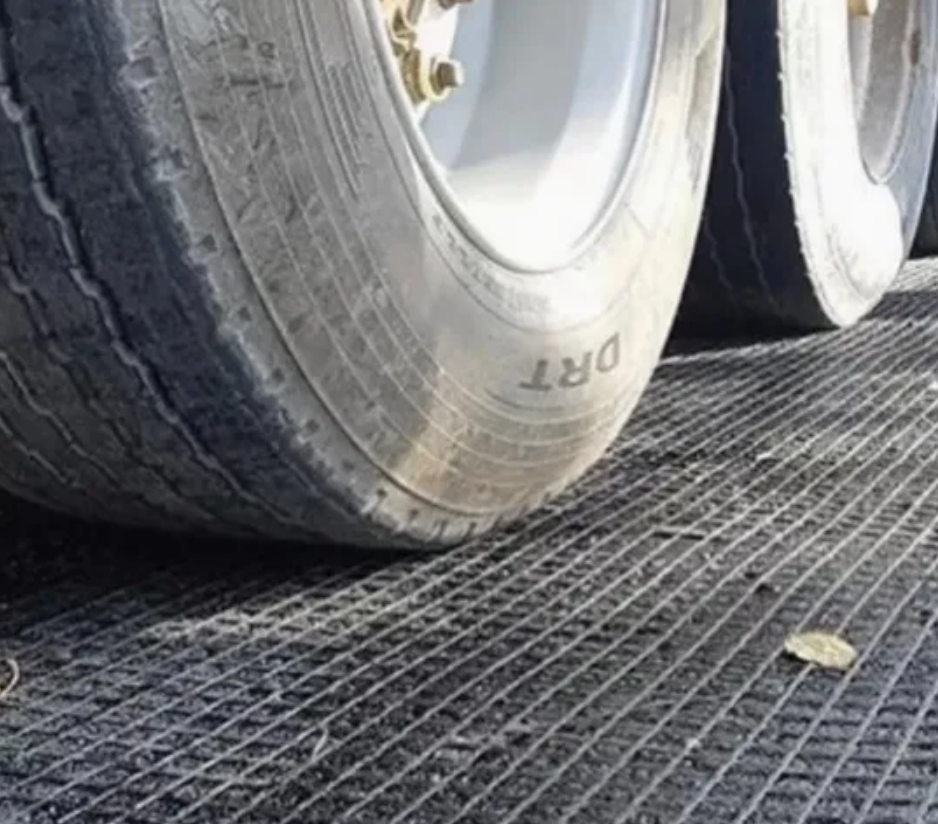 Fiberglass Geogrid Coated Bitumen for Slope Protection Asphalt Reinforcement