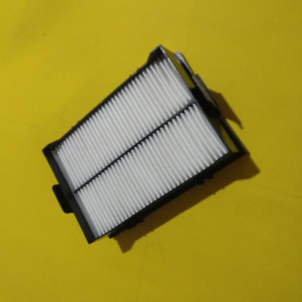 Excavator Cabin Filter Replacement Hitachi Automotive Air Conditioning ZAX70-3G ZAX200-3 ZAX130-3 Applied