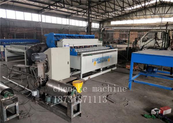 La machine de soudure automatique de grillage de la grande vitesse 380V peut être adaptée aux besoins du client