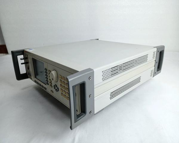 Low Phase Noise RF Reference Source Multi Function Calibrator 27 GHz  Fluke 96270A