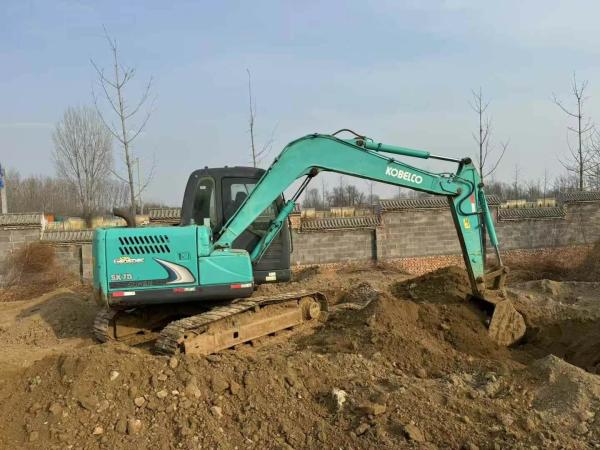 Used Kobelco SK75 Hydraulic Excavator Low Hours Well-Maintained Construction Mining Equipment
