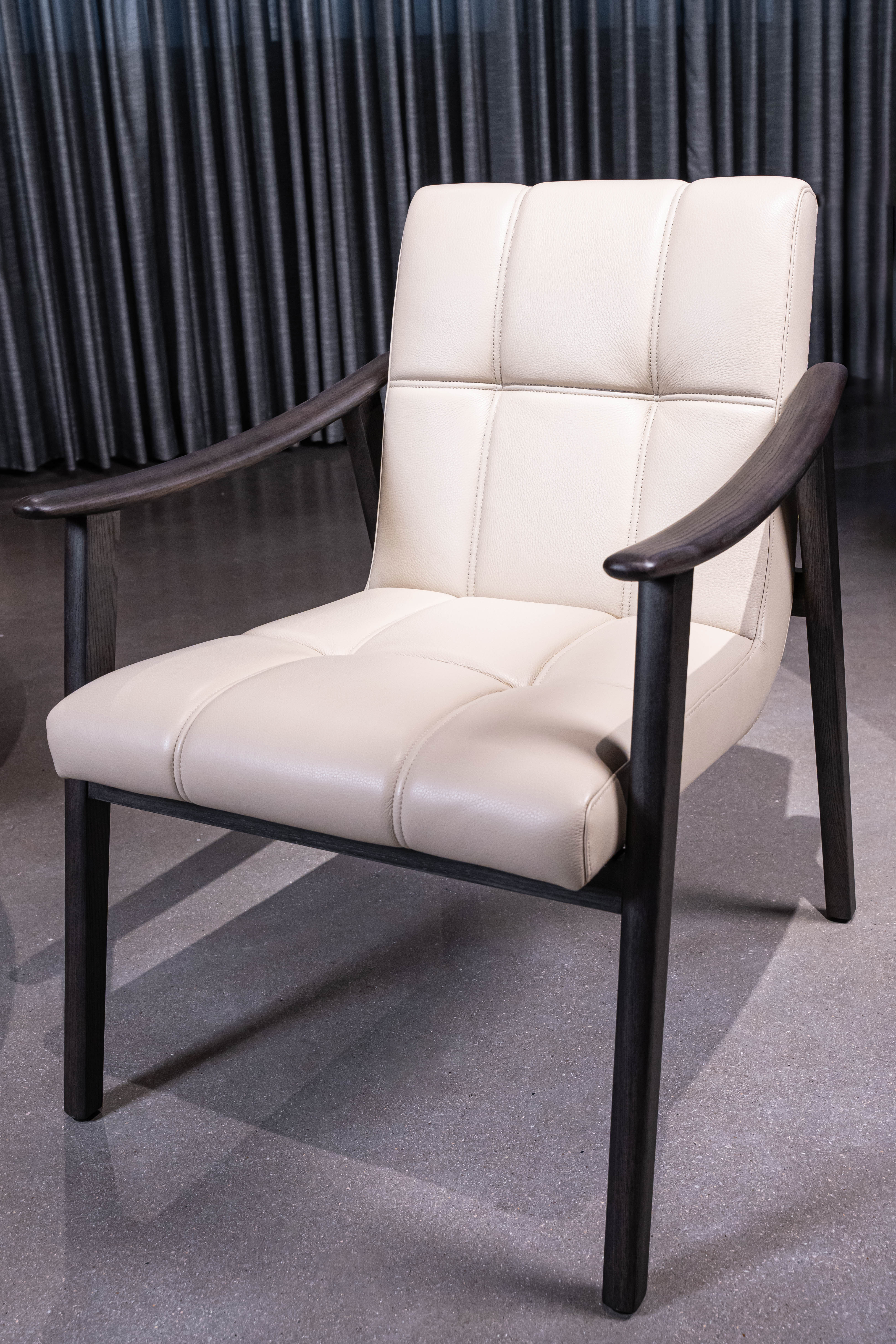 Modern Cream Leather Accent Armchair with Dark Solid Wood Frame, Padded Upholstered Leisure Chair for Home Living Room & Study