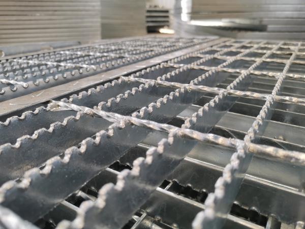 50*5mm Anti Corrosive Metal Grating Platform 4mm Thick Light Structure