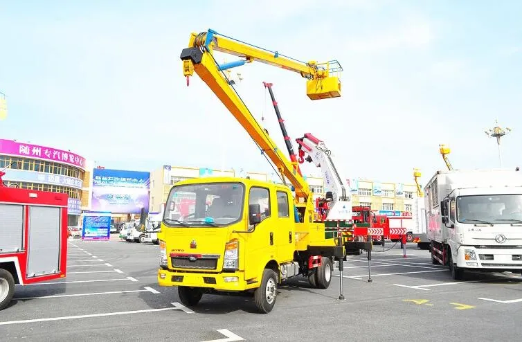 HOWO 16m-18m Aerial Platform Truck Truck Mounted Insulated Aerial Lift Truck For Philippines