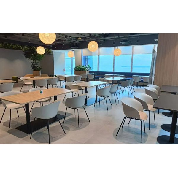 Modern Armless PP Commercial Cafe Chairs Powder Coated Metal Legs For Hotel