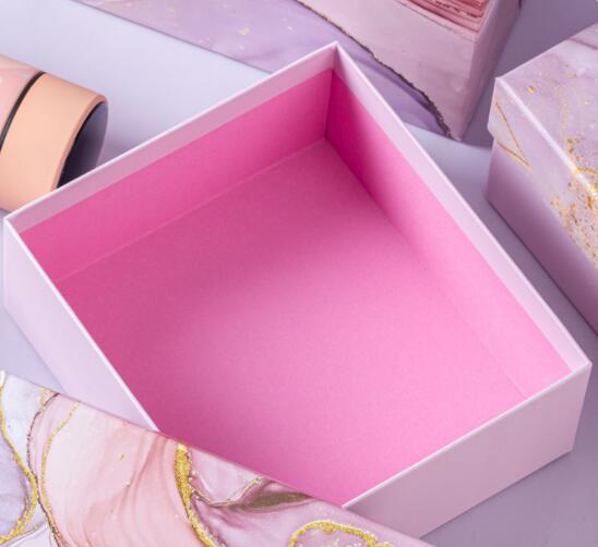 Pink Cardboard Gift Packaging Boxes UV Varnish Art Paper Gift Box With Gold Powder