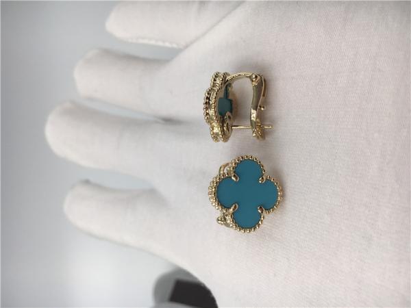Ouro amarelo de Van Cleef Arpels Sweet Alhambra Earstuds 18k com turquesa
