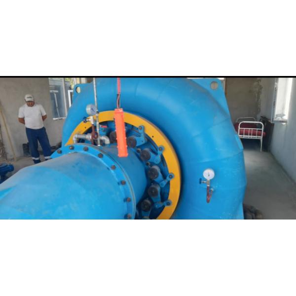 Turbine à eau à excitation statique au silicium avec méthode de refroidissement par air