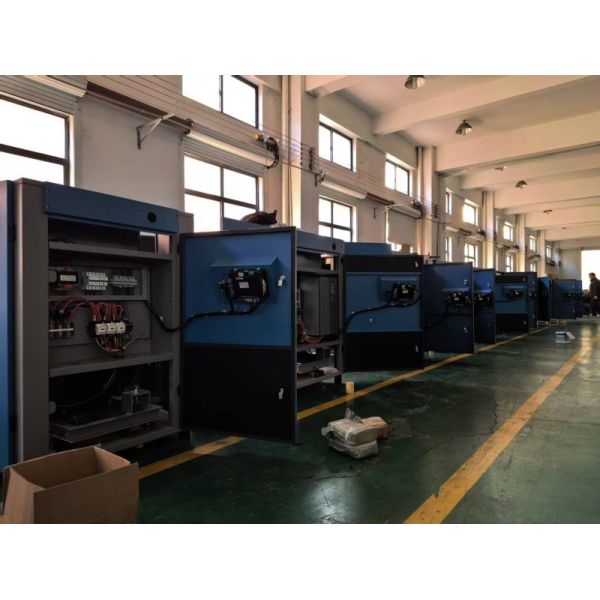 185KW VSD Direct-driven Water Cooling Oil-free Rotary Screw Compressor