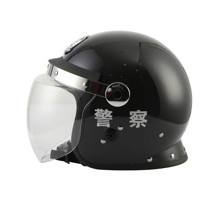 A polícia da aplicação da lei tumultua o capacete do protetor, capacete do combate do exército com viseira do bulbo