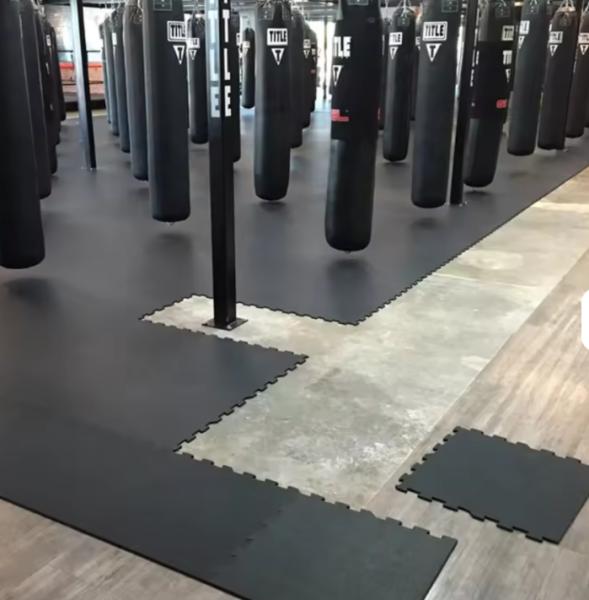 Interlocking Rubber Gym Floor Tiles 1000x1000mm Shock Absorbent