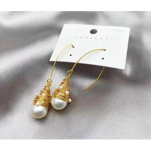 New Design Waterfresh Pearl Earrings Temperament Geometric Gold Color Metal Hoop Earrings Baroque Pearl Earring Women