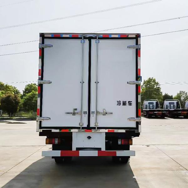 Isuzu Refrigerated Truck 3 Tons 5 Tons 10 Tons Fresh Meat Refrigerator with Euro 3 Emission Standard