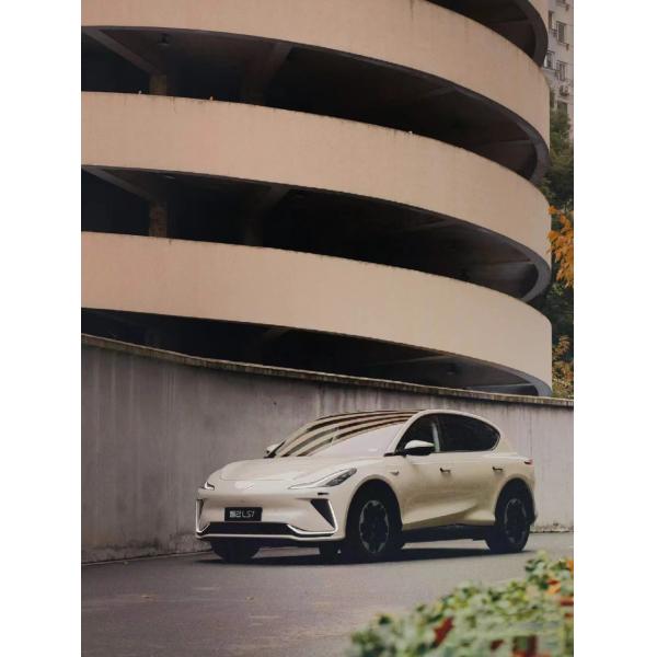 5 puertas 5 asientos Zhiji LS7 Elite RWD 20 pulgadas neumáticos SUV Ev Car Batería eléctrica recargable NEDC Alcance 602km Alta velocidad 200km/h