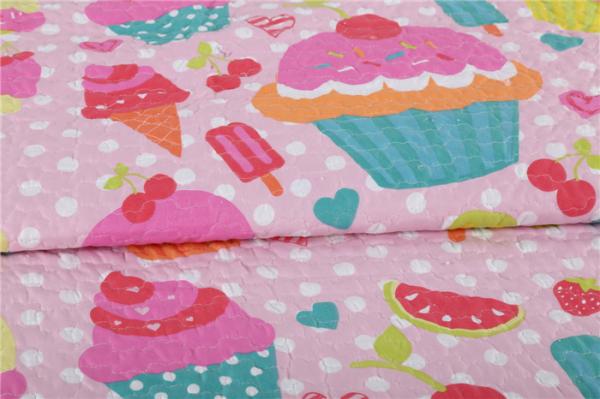 Cake Pattern Printed Quilt Set Washable 240x260 / 260x280cm Bed Cover Sizes