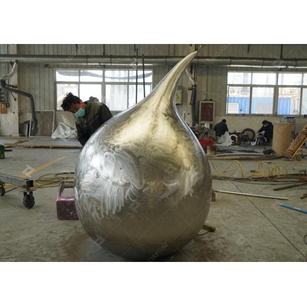 Mirror-polished Stainless Steel Tear Sculpture Installation in New York