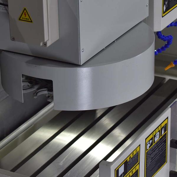 3 Axis Vertical CNC Machining Center 500mm Z Axis Strong Rigidity high precision