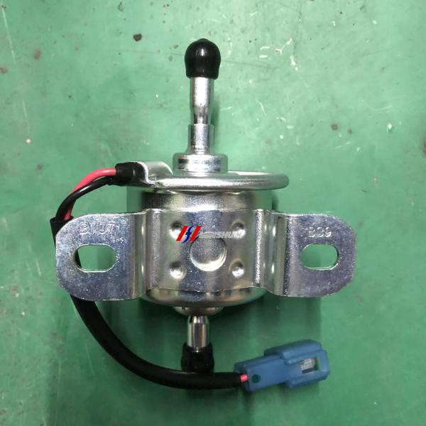 La 1G639-5203-5 es una bomba de elevación eléctrica Kubota para sistemas de combustible de motores diésel.