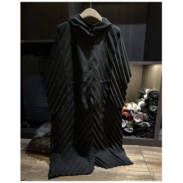 Elegant temperament, solid color hooded pleated loose version, casual mid length windbreaker jacket, autumn