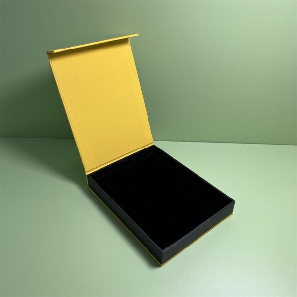 OEM ODM Magnetic Closure Jewelry Box Bright Yellow Magnetic Ring Box