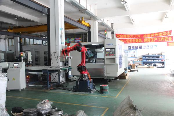 Machine de polissage CNC à 5 axes JINZHU CNC Surface 5 axes Outils de polissage de métaux Tour CNC pour métaux