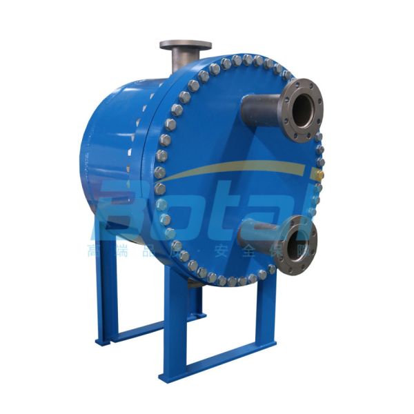 Fully welded plate & shell heat exchanger