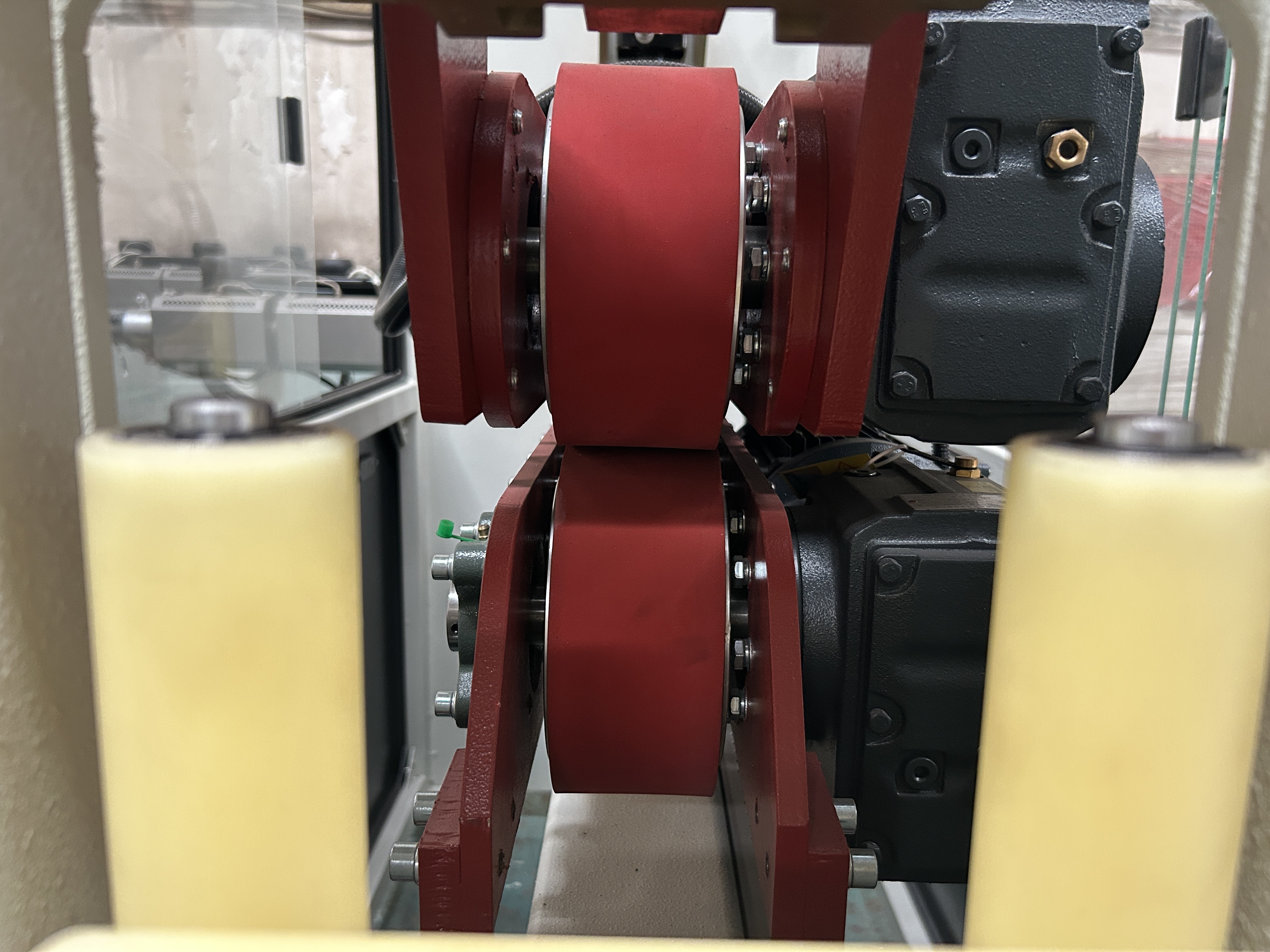 Designed PVC Price Tag Holders extrusion machine with CE certificate