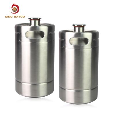 64oz dobro Mini Keg isolado parede, barril de cerveja do fechamento da bola 2L