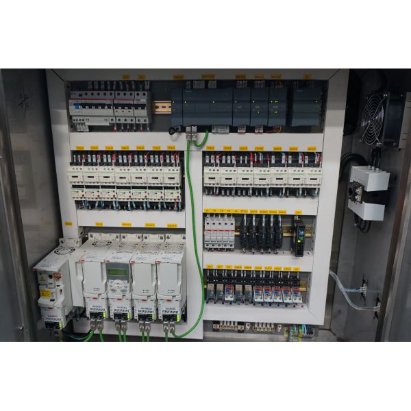 JL250-II Industrial Softgel Encapsulation Machine with 120,960 capsules/hour, ±0.5% filling accuracy, and PLC touchscreen control