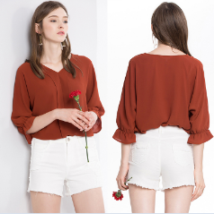 Стили блузки самых последних женщин лета белые с рукавом лепестка