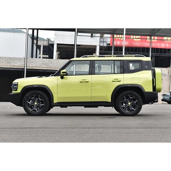 The Chery Traveler Chery T1 T2 's Top-Selling 5-Seat AWD Off-Road Compact Car in 2024