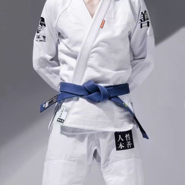 Logo brodé Taekwondo Gi style WTF Costume de Taekwondo Personnalisé